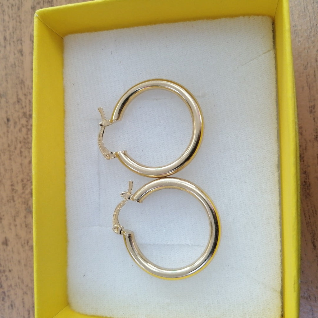 ARETES TEJIDO ARRACADAS LISAS HUECAS 14K 2.1 GR (NUEVO)