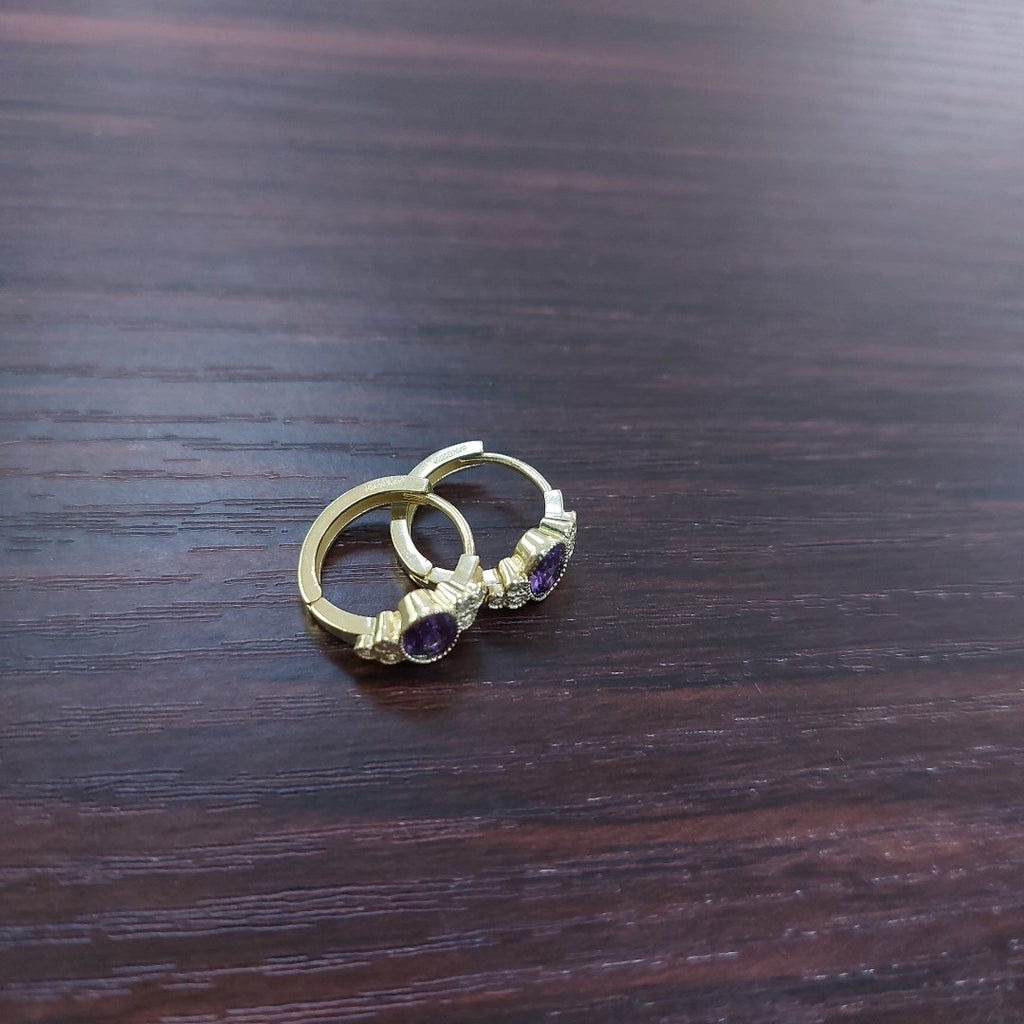 ARETES HUGGIES MORADO 14K 2.6 GR H 96 (NUEVO)