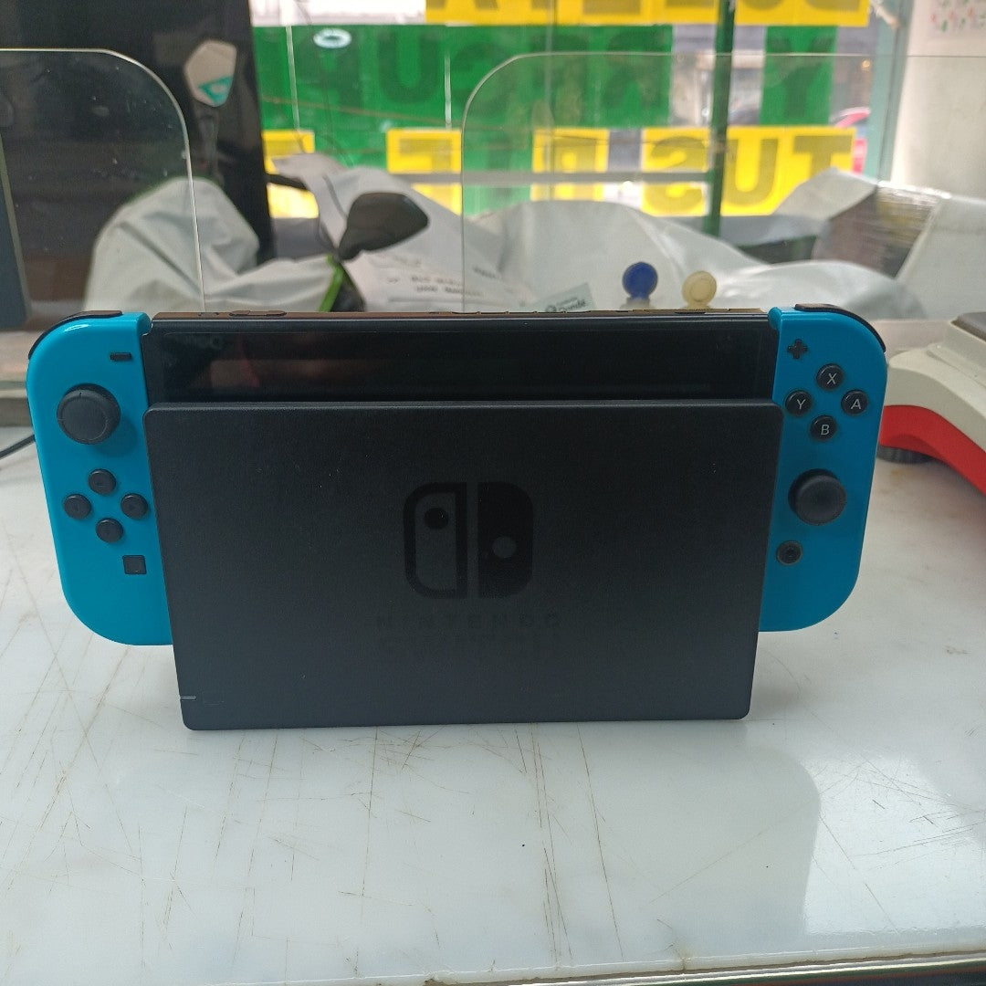CONSOLA DE VIDEOJUEGO NINTENDO SWITCH 1.1 32 GB (SEMINUEVO)