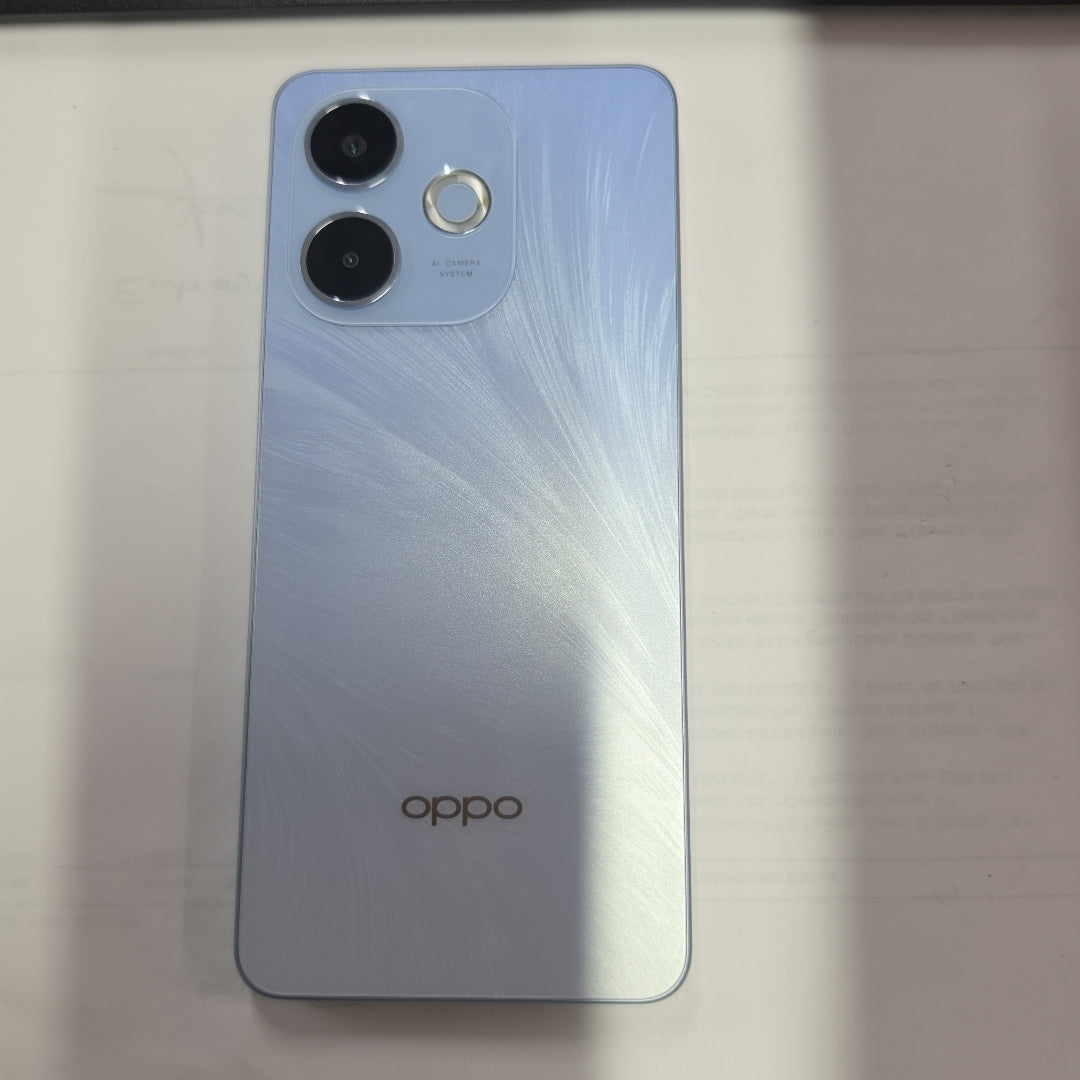 CELULAR OPPO A5 PRO CPH2711 (2025) 256 GB 8 GB RAM (SEMINUEVO)