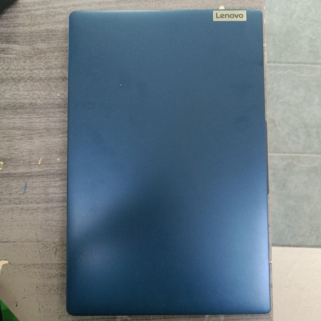 LAPTOP LENOVO IDEAPAD SLIM 3 15IAN8 (2024) 512 GB SSD 8 GB RAM (SEMINUEVO)