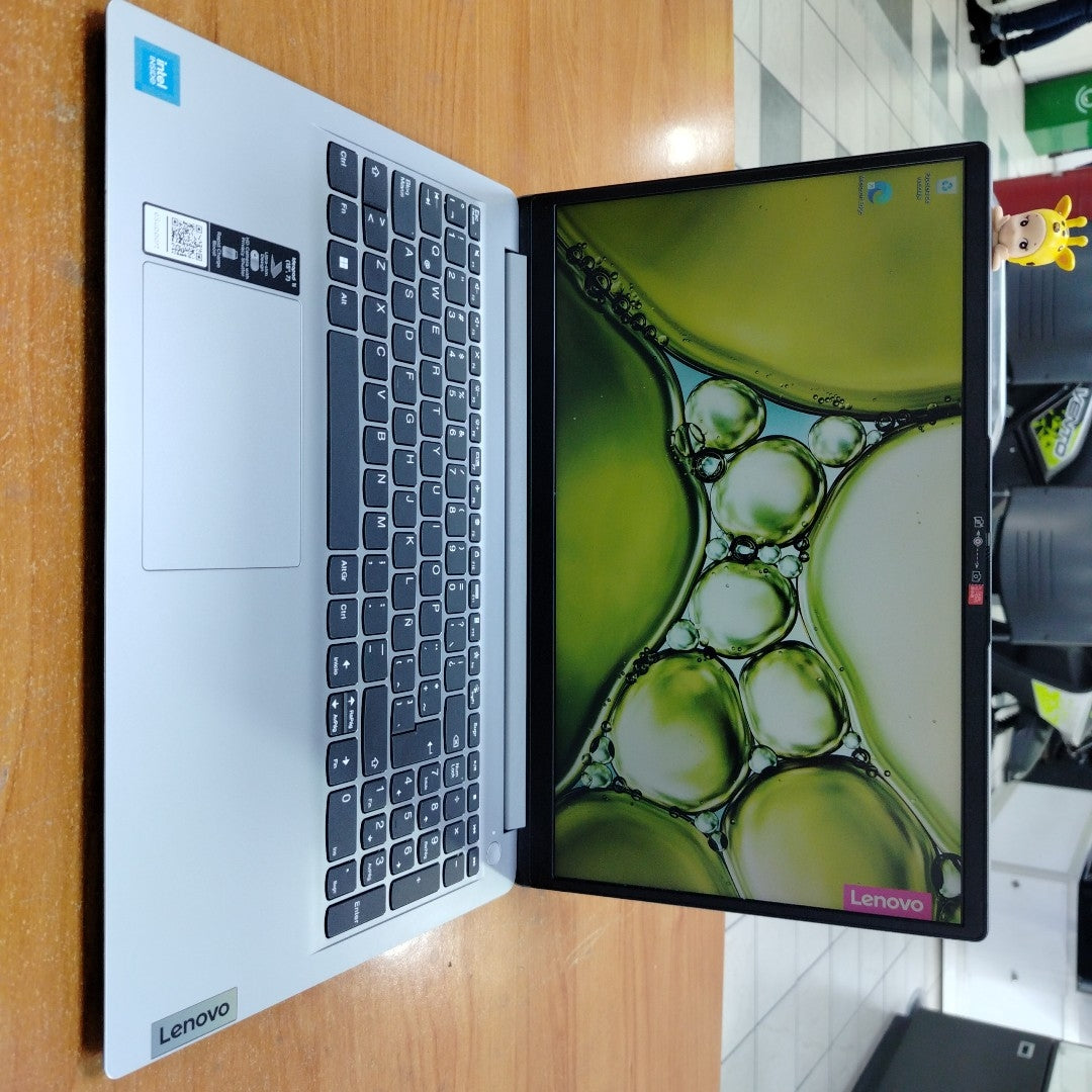 LAPTOP LENOVO IDEAPAD 1 15IJL7 (2025) 256 GB SSD 8 GB RAM (SEMINUEVO)