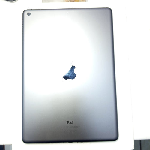 TABLETA APPLE IPAD 9 A2602 64 GB 3 GB RAM (SEMINUEVO)