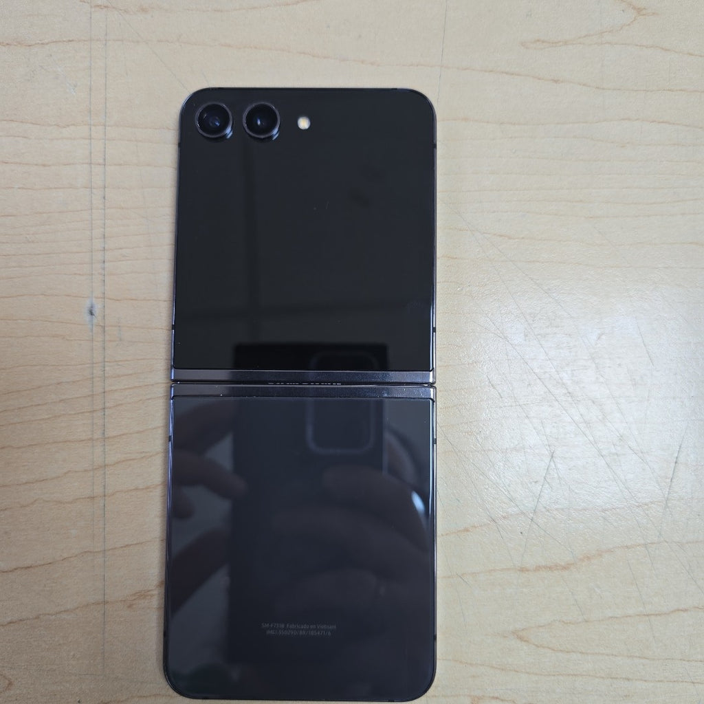 CELULAR SAMSUNG GALAXY Z FLIP 5 SM-F731B (2023) 256 GB 8 GB RAM (SEMINUEVO)