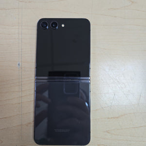 CELULAR SAMSUNG GALAXY Z FLIP 5 SM-F731B (2023) 256 GB 8 GB RAM (SEMINUEVO)