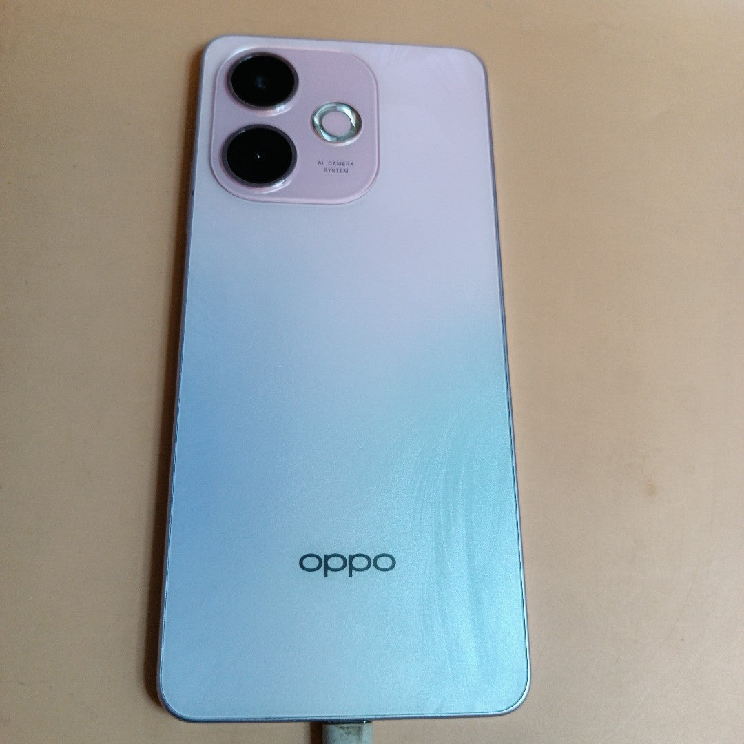 CELULAR OPPO A5 PRO 5G CPH2695 (2025) 256 GB 8 GB RAM (SEMINUEVO)
