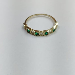 ANILLITO CON CIRCONIAS Y PIEDRAS COLOR VERDE 14K 8 TALLA 1.5 GR ADR 116 (NUEVO)