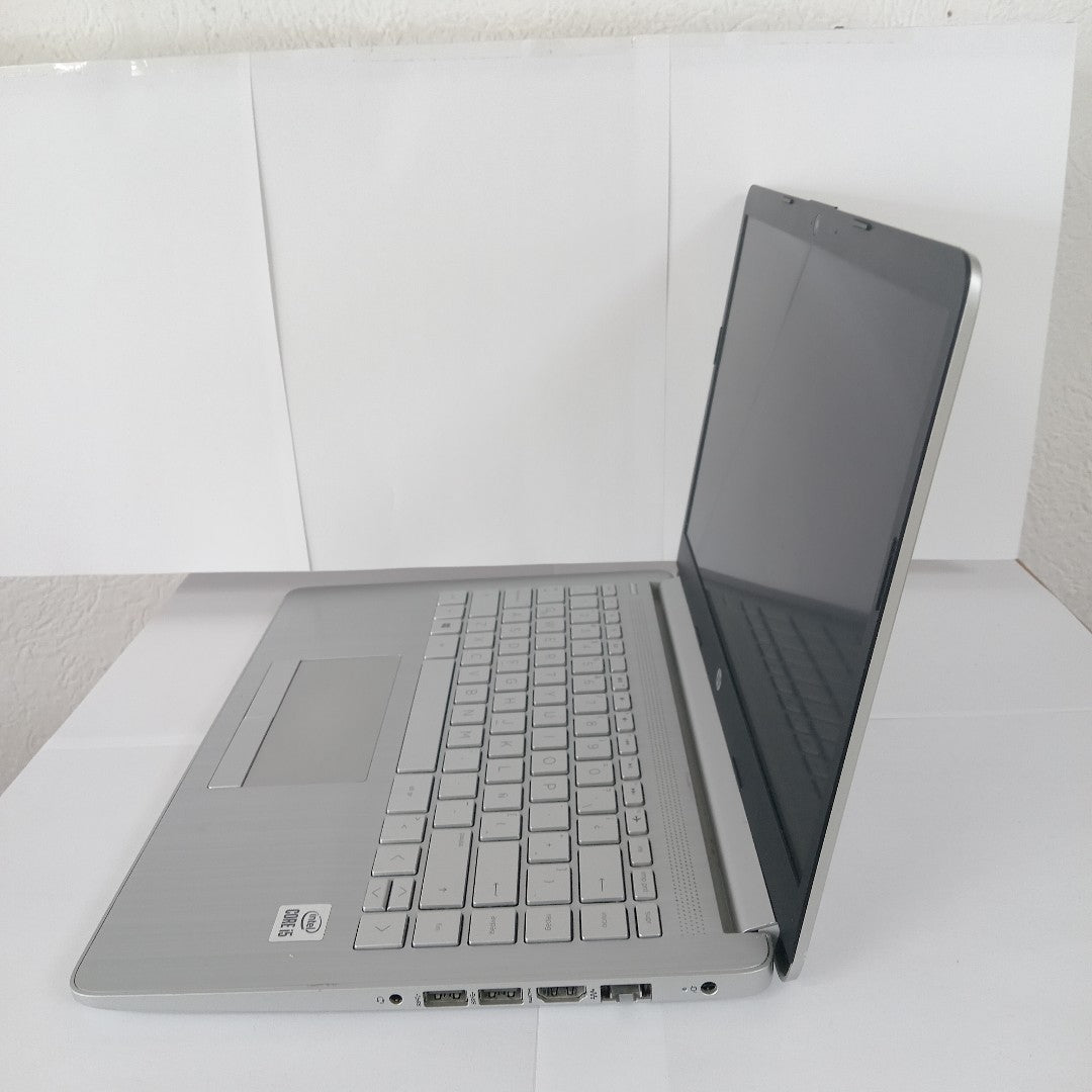 LAPTOP HP 14-CF2074LA (2022) (SEMINUEVO)