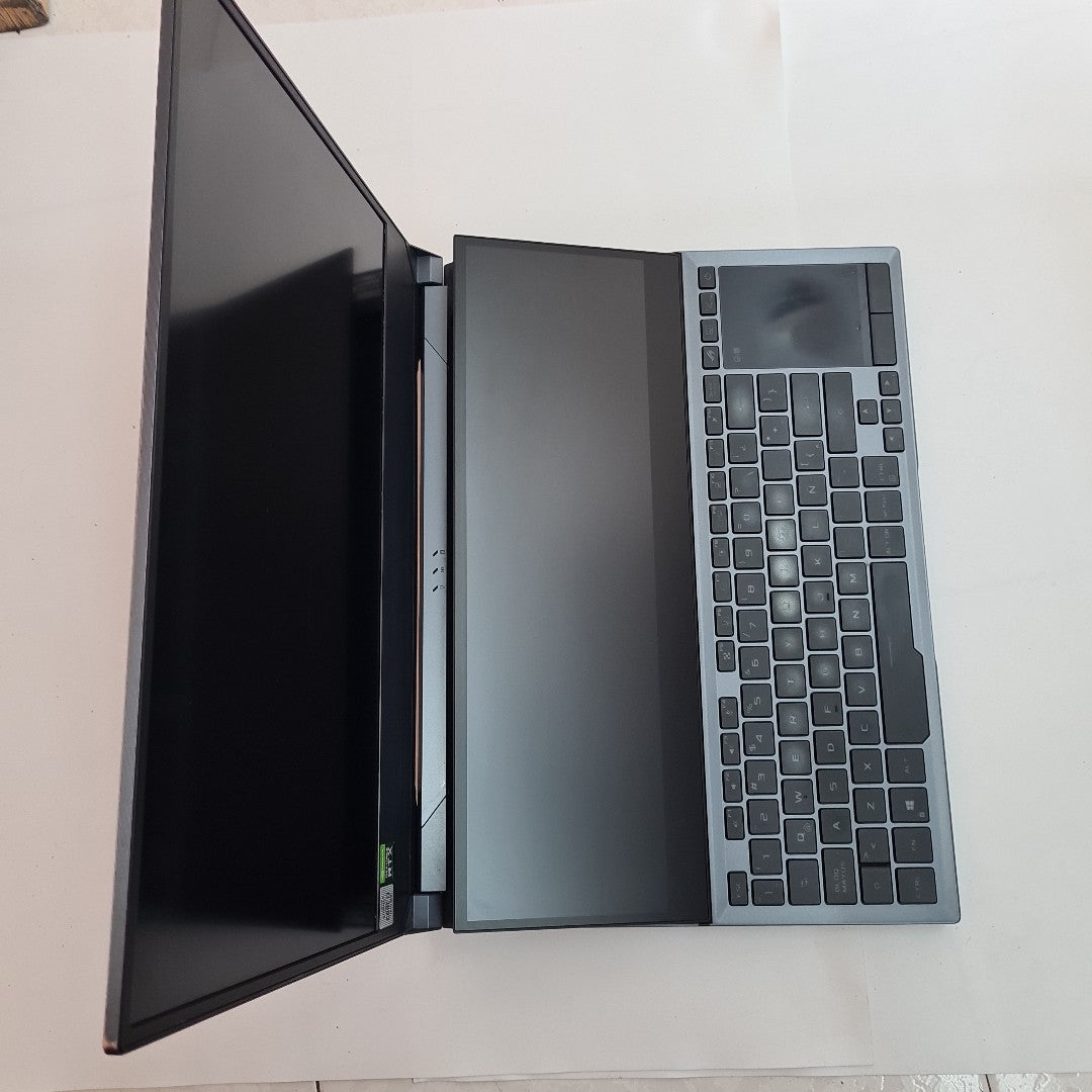 LAPTOP ASUS ROG ZEPHYRUS DUO 15 GX550LWS-HF052T (2020) (SEMINUEVO)