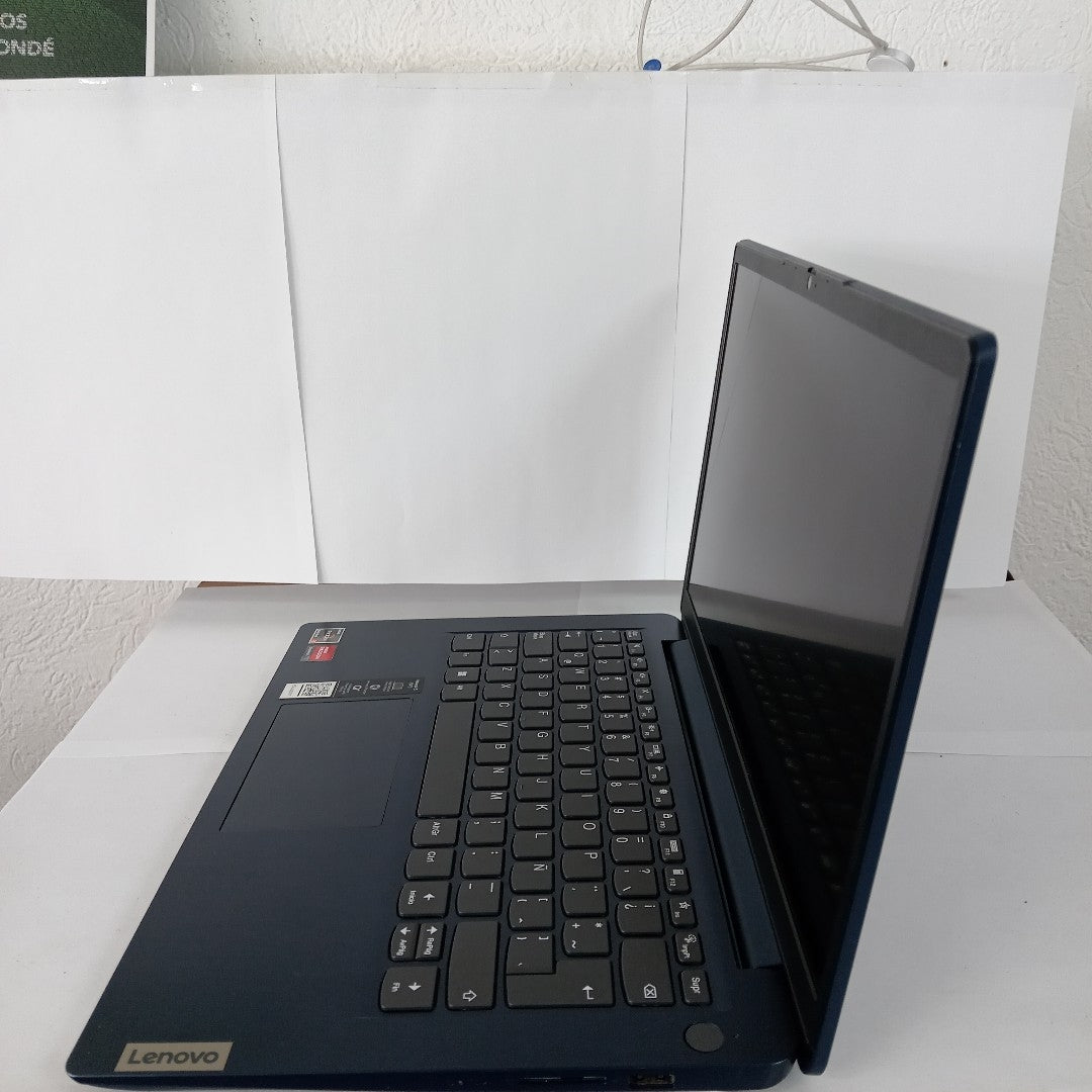 LAPTOP LENOVO IDEAPAD 3 14ALC6 (2023) 512 GB SSD 8 GB RAM (SEMINUEVO)