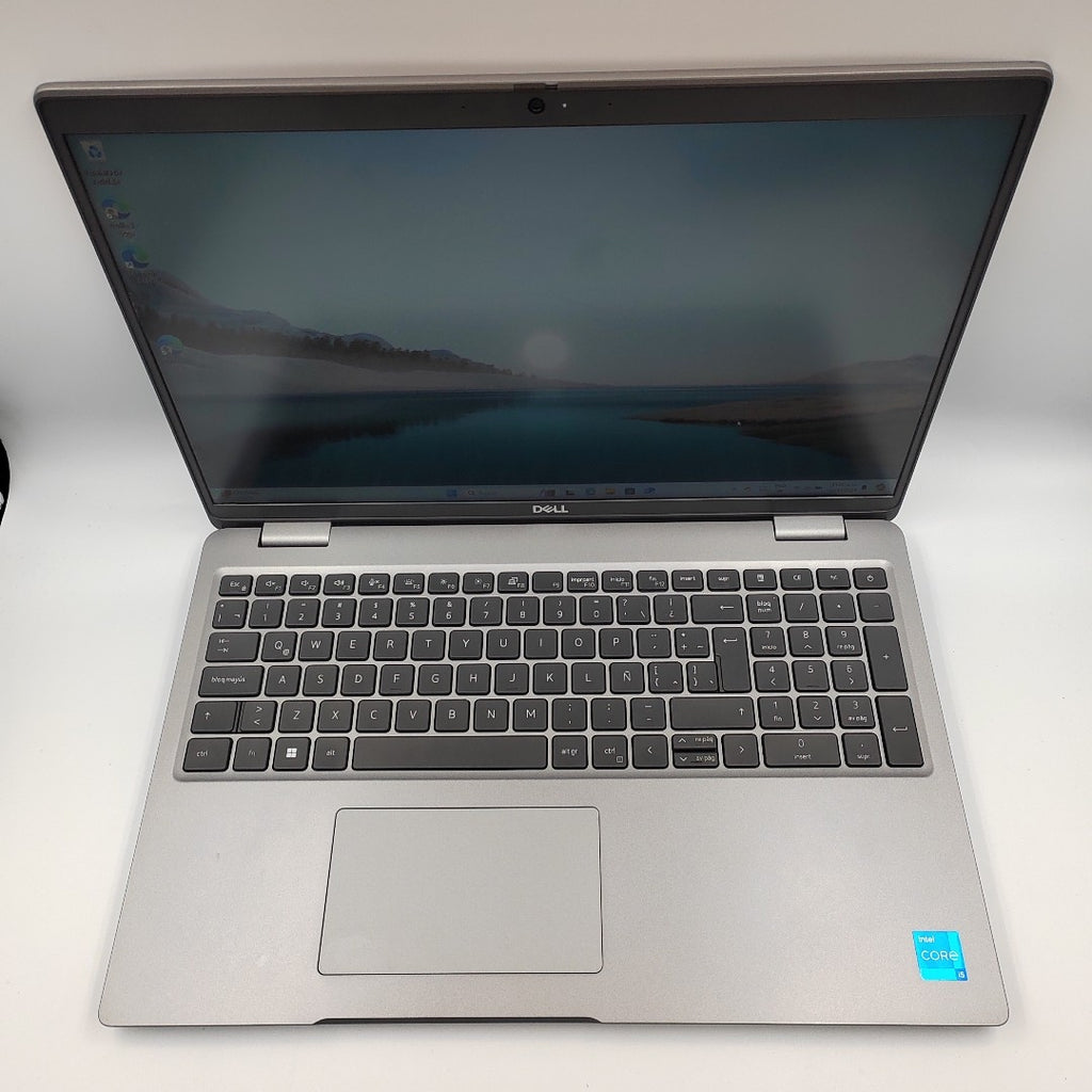 LAPTOP DELL LATITUDE 5540 (2024) 256 GB SSD 16 GB RAM (SEMINUEVO)
