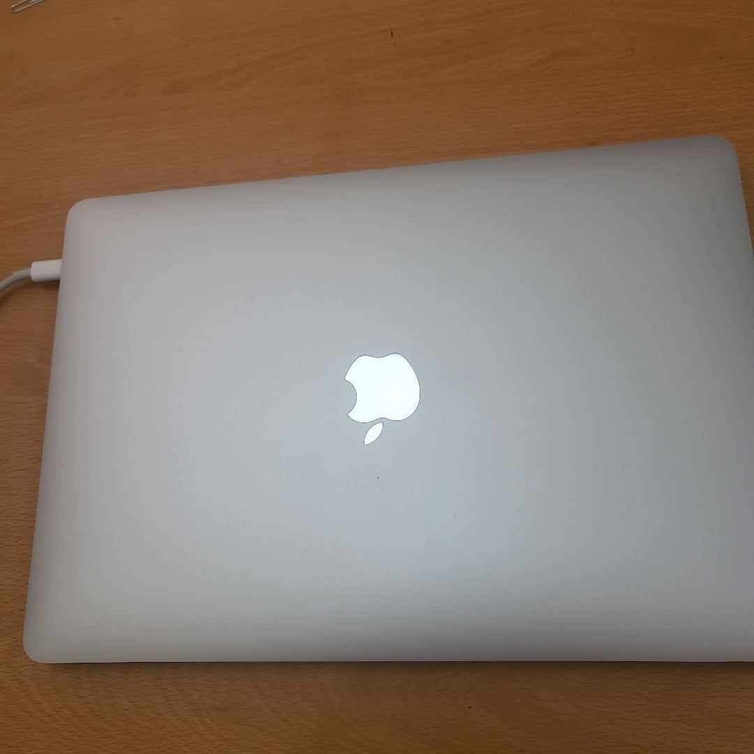 LAPTOP APPLE MACBOOK PRO 13&quot; 2020 3.2 A2338 256 GB SSD 8 GB RAM (SEMINUEVO)