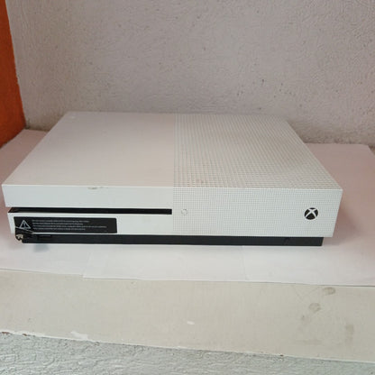 CONSOLA DE VIDEOJUEGO MICROSOFT XBOX ONE S 1 TB (SEMINUEVO)