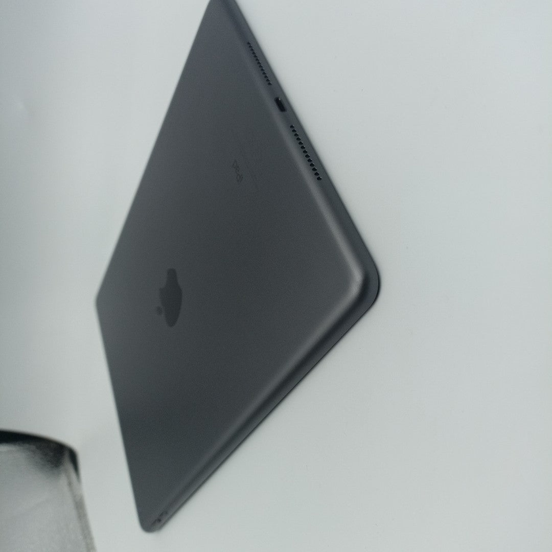 TABLETA APPLE IPAD 9 A2602 64 GB 3 GB RAM (SEMINUEVO)