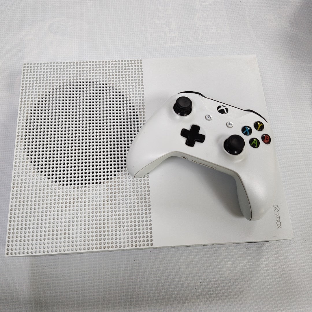 CONSOLA DE VIDEOJUEGO MICROSOFT XBOX ONE S 1 TB (SEMINUEVO)