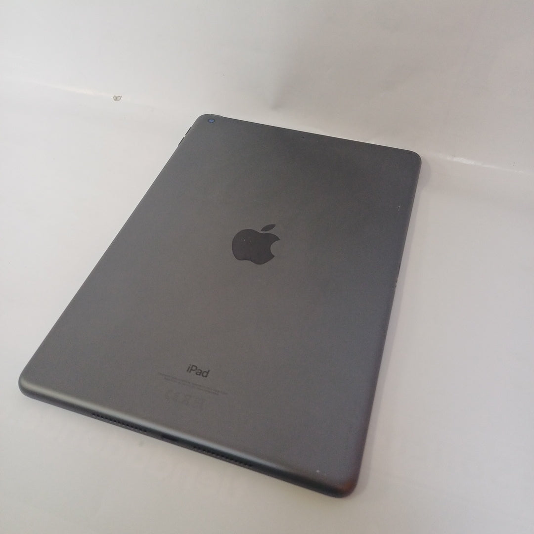 TABLETA APPLE IPAD 9 A2602 256 GB 3 GB RAM (SEMINUEVO)