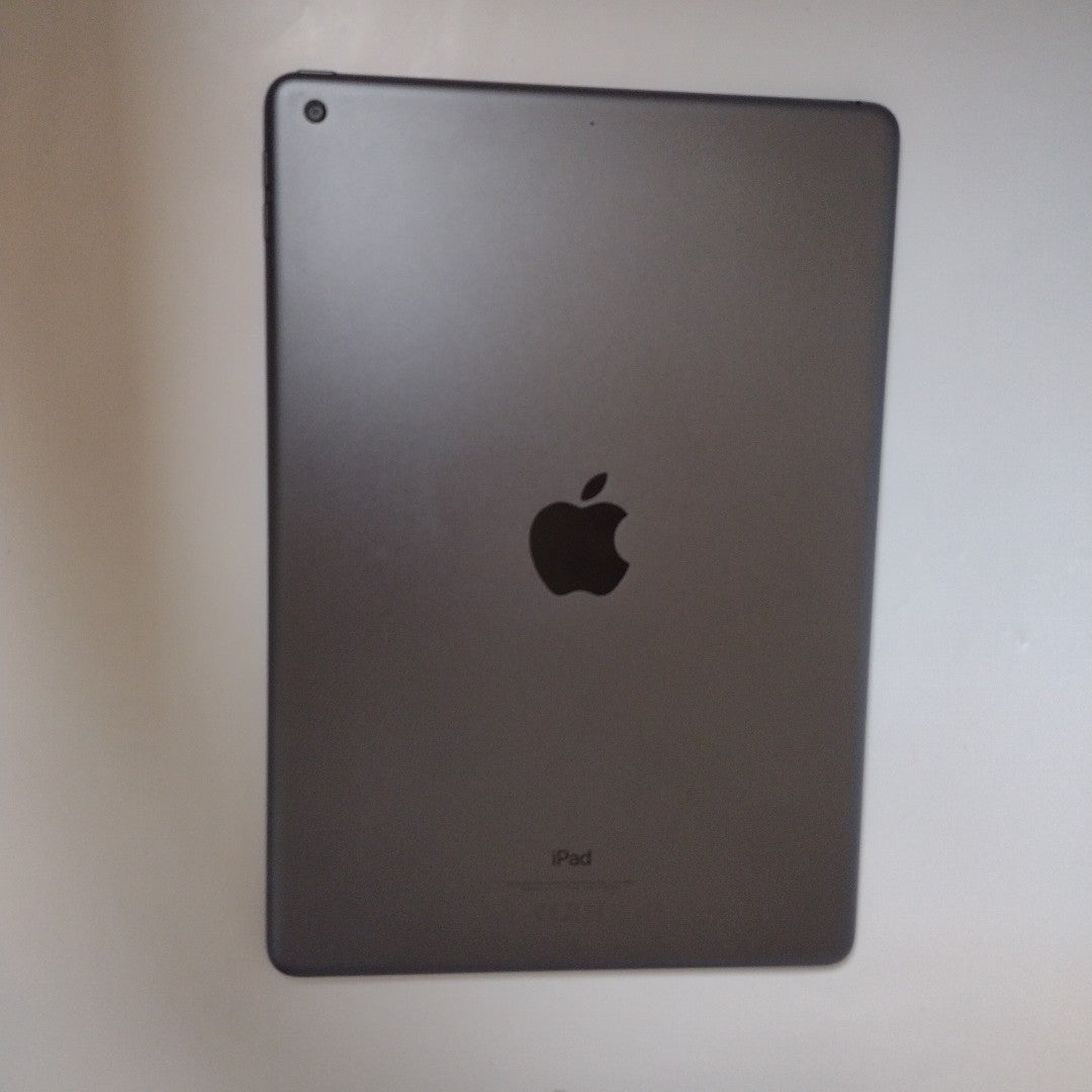 TABLETA APPLE IPAD 9 A2602 64 GB 3 GB RAM (SEMINUEVO)