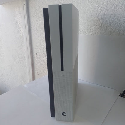 CONSOLA DE VIDEOJUEGO MICROSOFT XBOX ONE S 1 TB (SEMINUEVO)