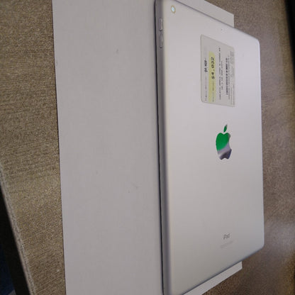 TABLETA APPLE IPAD 9 A2602 64 GB 3 GB RAM (SEMINUEVO)