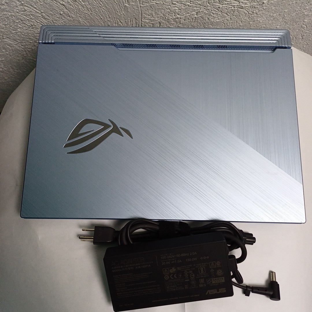 LAPTOP ASUS ROG STRIX G512LI-HAPPY (2020) 512 GB SSD 16 GB RAM (SEMINUEVO)