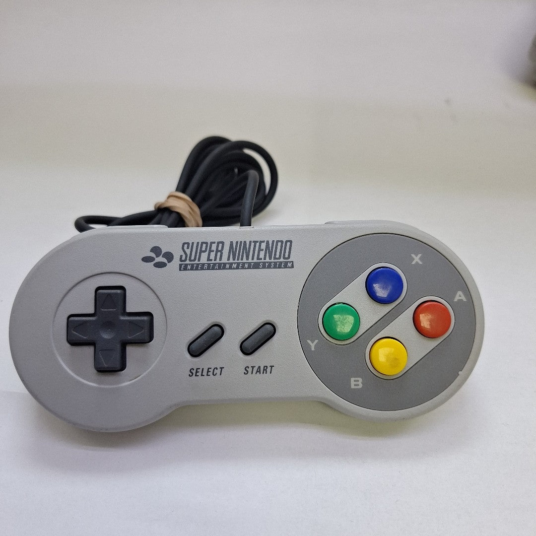 CONSOLA DE VIDEOJUEGO NINTENDO SUPER NES CLASSIC MINI 21 JUEGOS PRECARGADOS (SEMINUEVO)