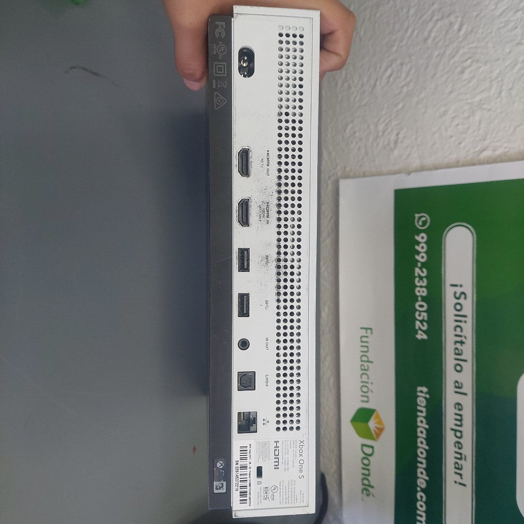 CONSOLA DE VIDEOJUEGO MICROSOFT XBOX ONE S 500 GB  (SEMINUEVO)