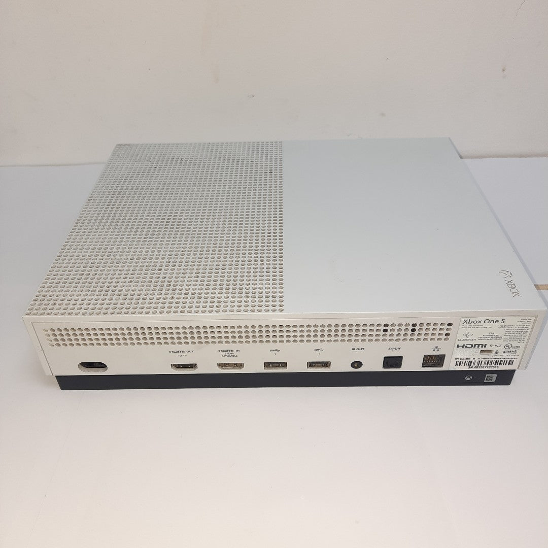 CONSOLA DE VIDEOJUEGO MICROSOFT XBOX ONE S 1 TB (SEMINUEVO)