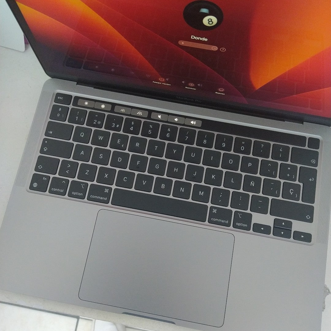 LAPTOP APPLE MACBOOK PRO 13" 2020 3.2 A2338 256 GB SSD 8 GB RAM (SEMINUEVO)