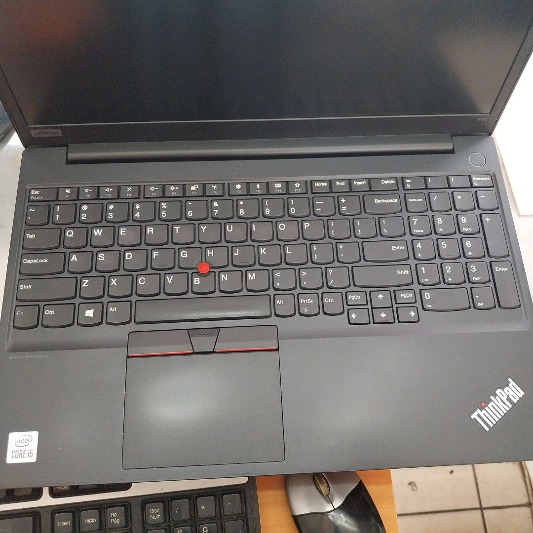 LAPTOP LENOVO THINKPAD E15 (2020) 256 GB SSD 16 GB RAM (SEMINUEVO)