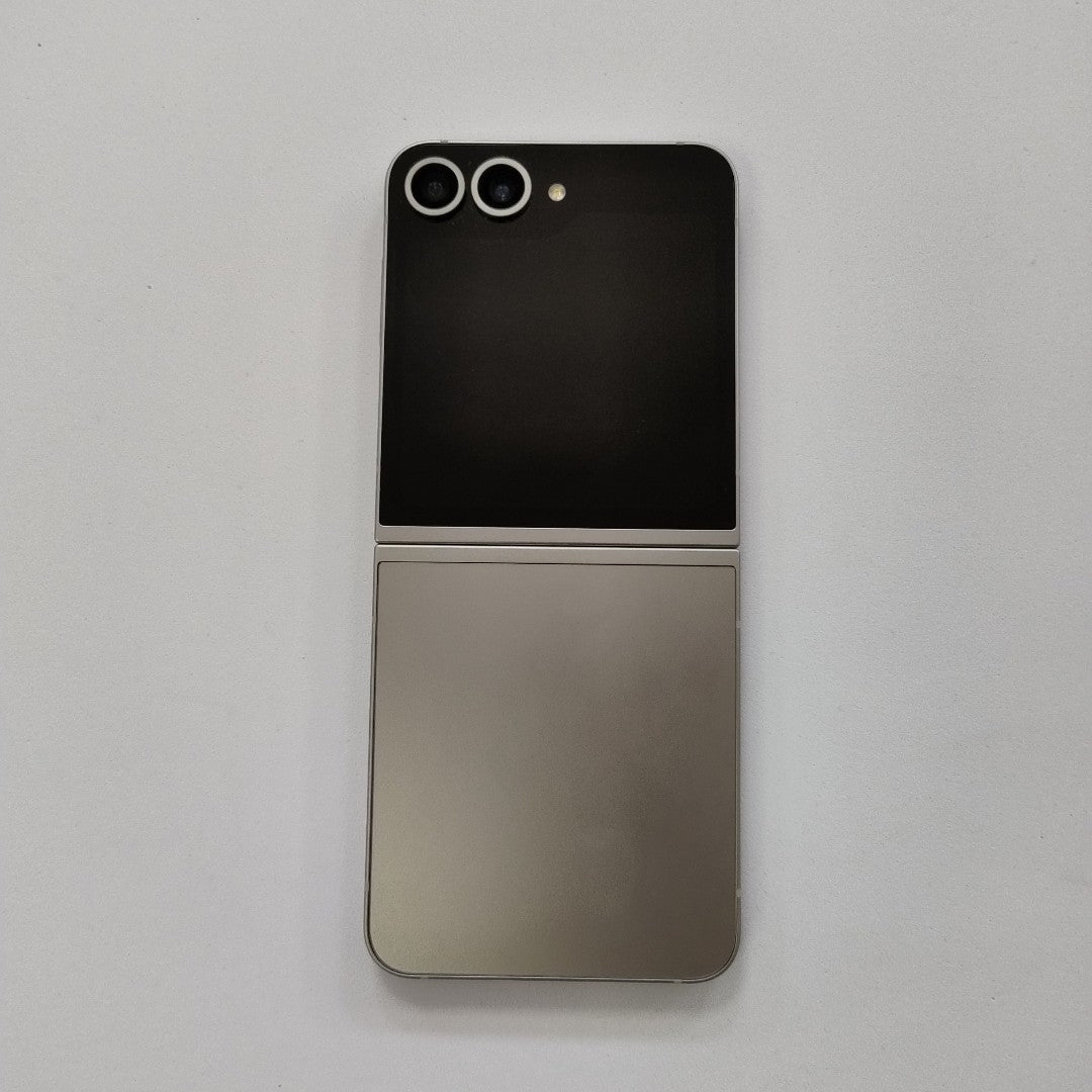 CELULAR SAMSUNG GALAXY Z FLIP6 SM-F741B (2024) 512 GB 12 GB RAM (SEMINUEVO)