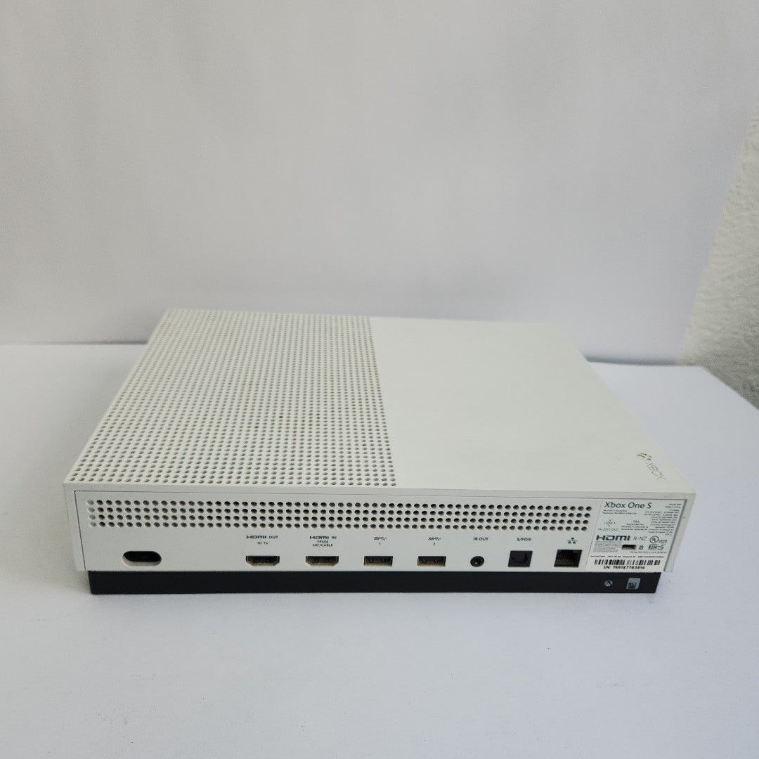 CONSOLA DE VIDEOJUEGO MICROSOFT XBOX ONE S 1 TB (SEMINUEVO)