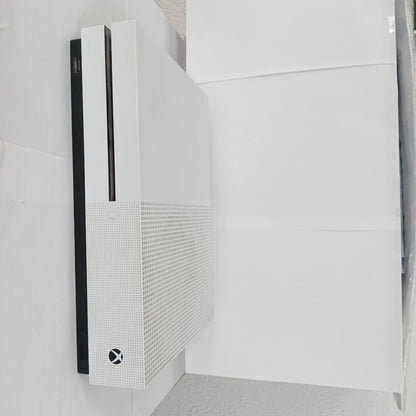 CONSOLA DE VIDEOJUEGO MICROSOFT XBOX ONE S 1 TB (SEMINUEVO)