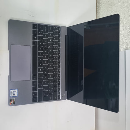 LAPTOP HUAWEI MATEBOOK 13 HN-W19R (2019) 256 GB SSD 8 GB RAM (SEMINUEVO)