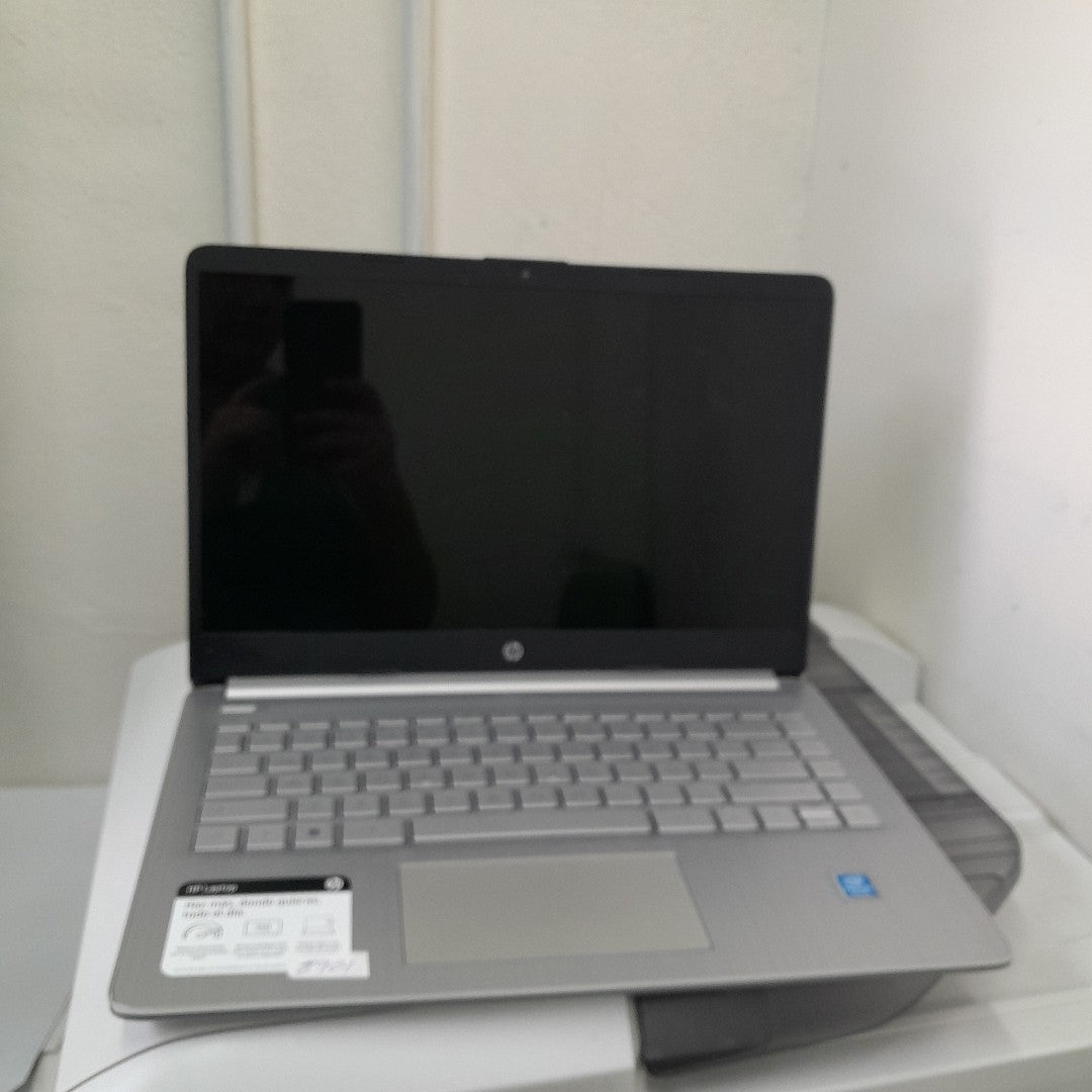 LAPTOP HP 14-DQ0505LA (2022) 256 GB SSD 8 GB RAM (SEMINUEVO)