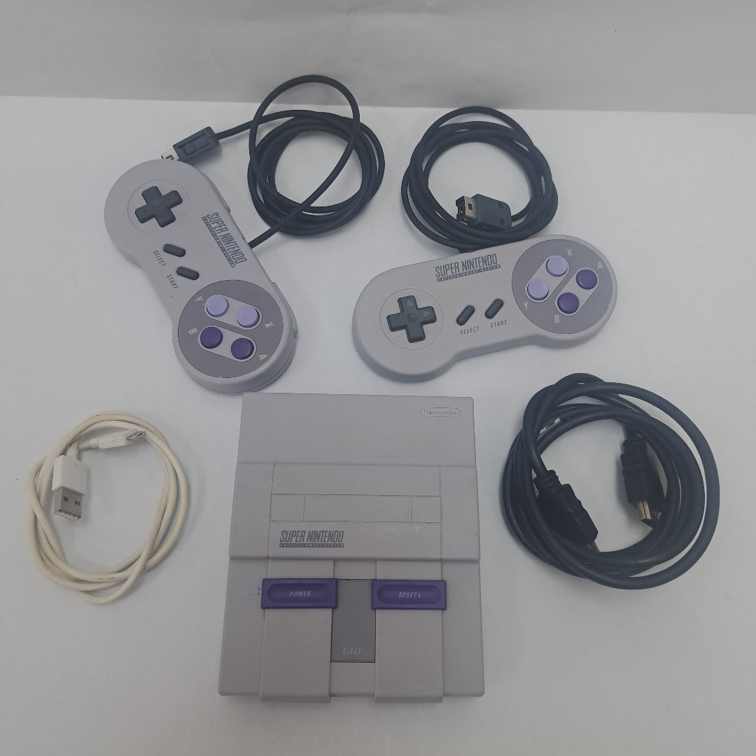 CONSOLA DE VIDEOJUEGO NINTENDO SUPER NES CLASSIC MINI 21 JUEGOS PRECARGADOS (SEMINUEVO)