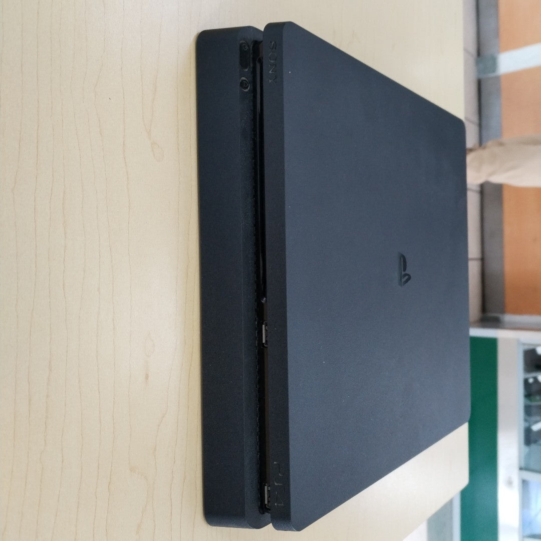 CONSOLA DE VIDEOJUEGO SONY PS4 SLIM 1 TB (SEMINUEVO)
