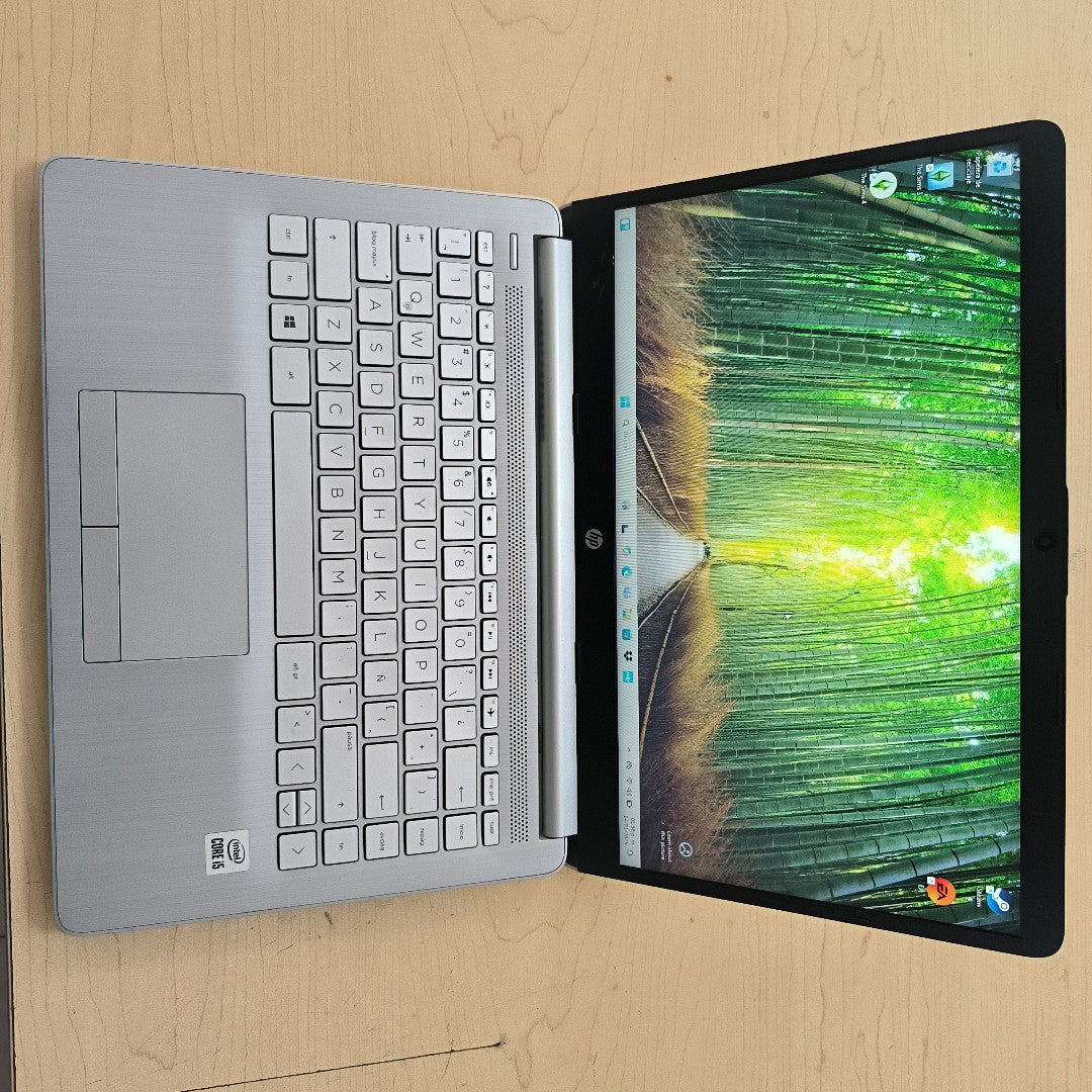 LAPTOP HP 14-CF2074LA (2022) 256 GB SSD 8 GB RAM (SEMINUEVO)