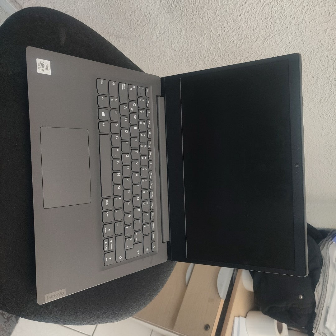 LAPTOP LENOVO V14-IIL (2021) 1 TB 8 GB RAM (SEMINUEVO)
