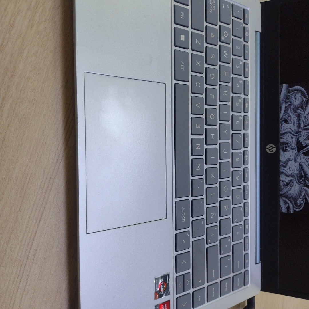 LAPTOP HP 14-EM0002LA (2023) 512 GB SSD 8 GB RAM (SEMINUEVO)
