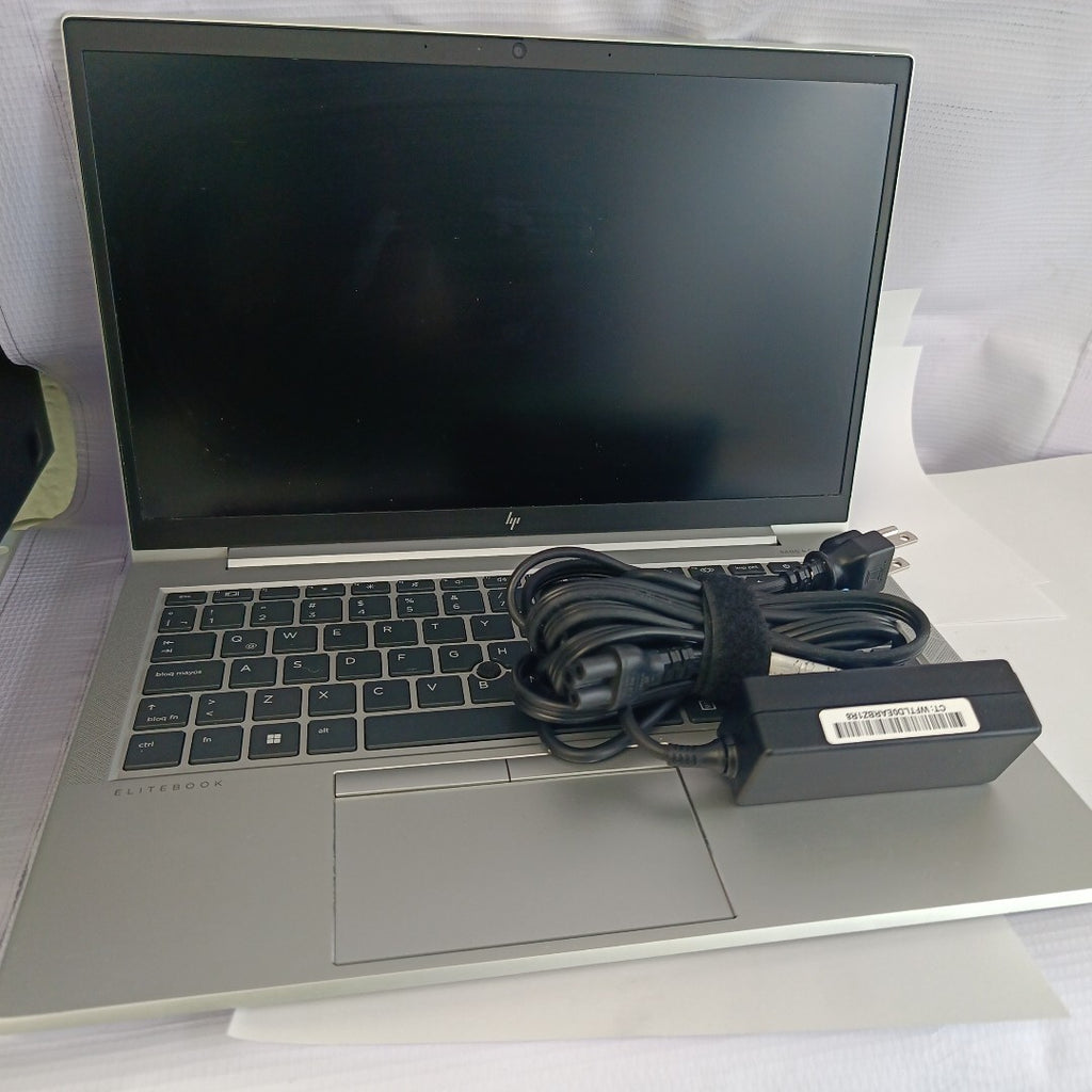 LAPTOP HP ELITEBOOK 840 G8 (2023) 256 GB SSD 16 GB RAM (SEMINUEVO)