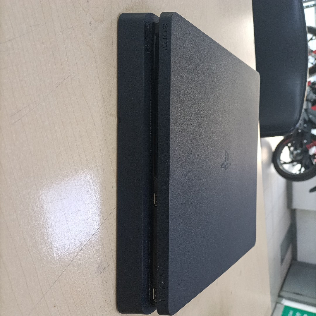 CONSOLA DE VIDEOJUEGO SONY PS4 SLIM 1 TB (SEMINUEVO)