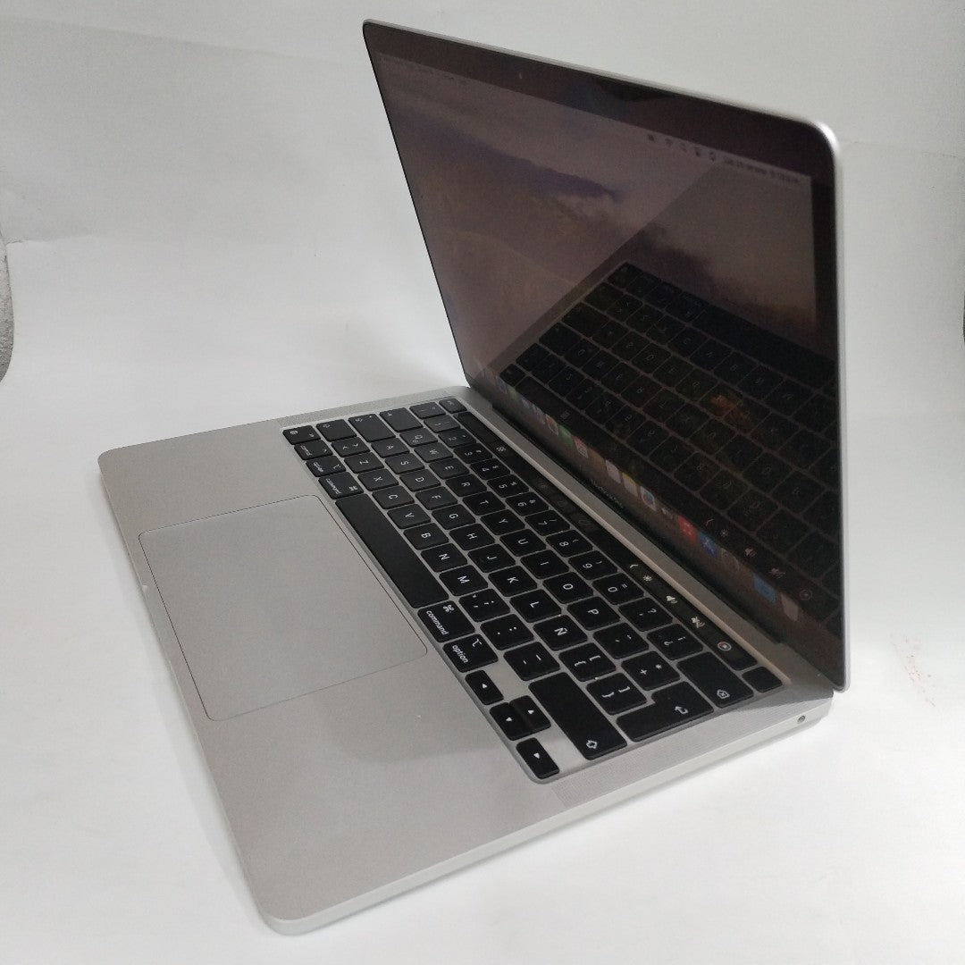 LAPTOP APPLE MACBOOK PRO 13&quot; 2022 3.49 A2338 512 GB SSD 8 GB RAM (SEMINUEVO)