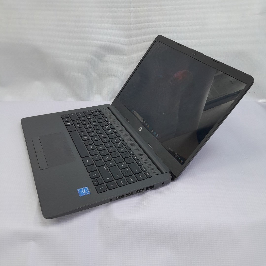 LAPTOP HP 14-CF2542LA (2022) 256 GB SSD 8 GB RAM (SEMINUEVO)