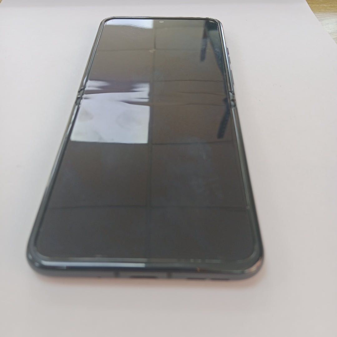 CELULAR MOTOROLA RAZR 40 ULTRA XT2321-2 (2023) 512 GB 12 GB RAM (SEMINUEVO)