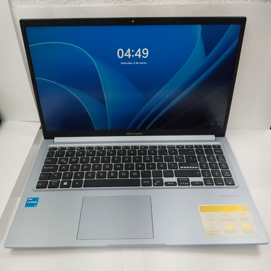 LAPTOP ASUS VIVOBOOK 15 X1502ZA-BQ217W (2022) 256 GB SSD 8 GB RAM (SEMINUEVO)