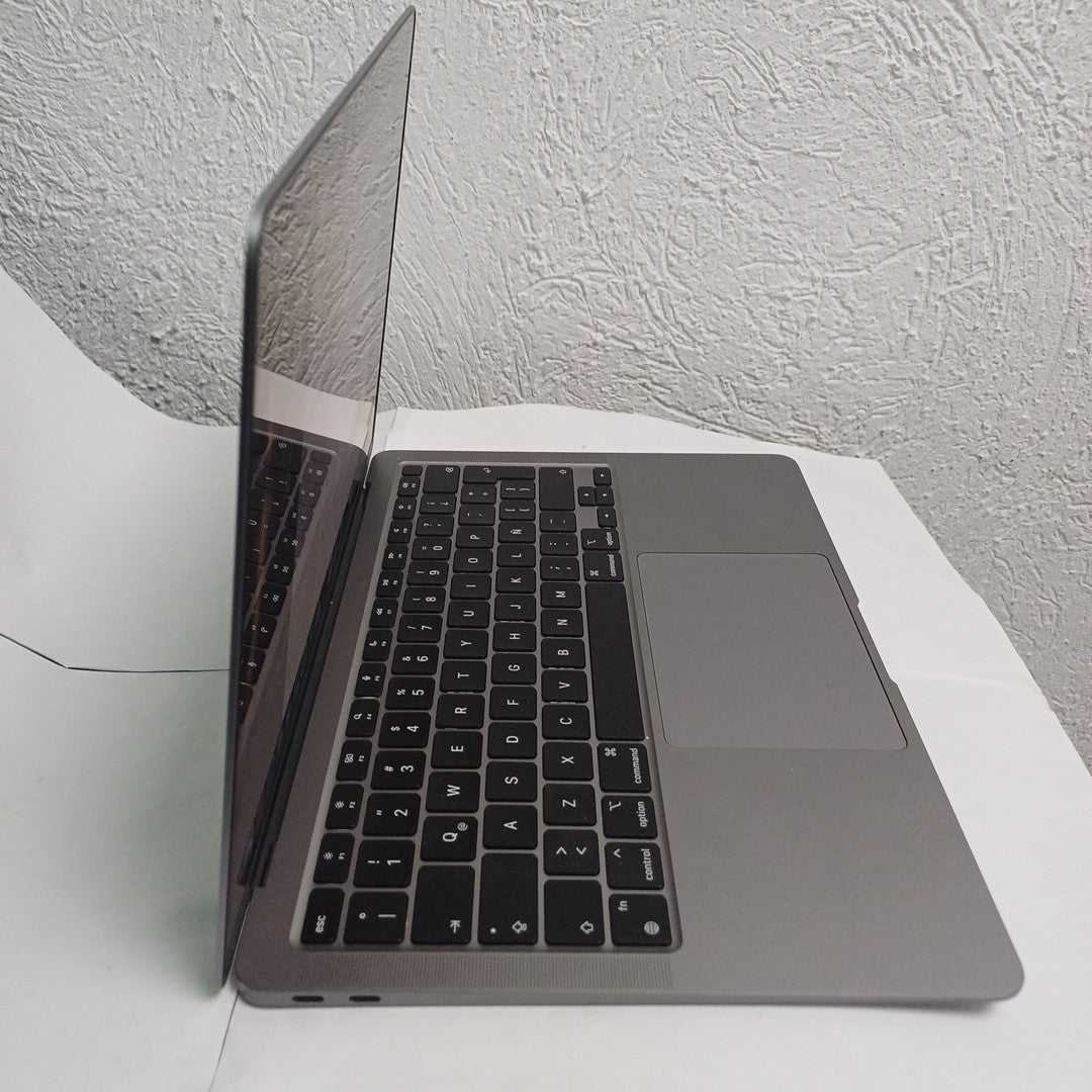 LAPTOP APPLE MACBOOK AIR 13&quot; 2020 3.2 A2337 256 GB SSD 8 GB RAM (SEMINUEVO)