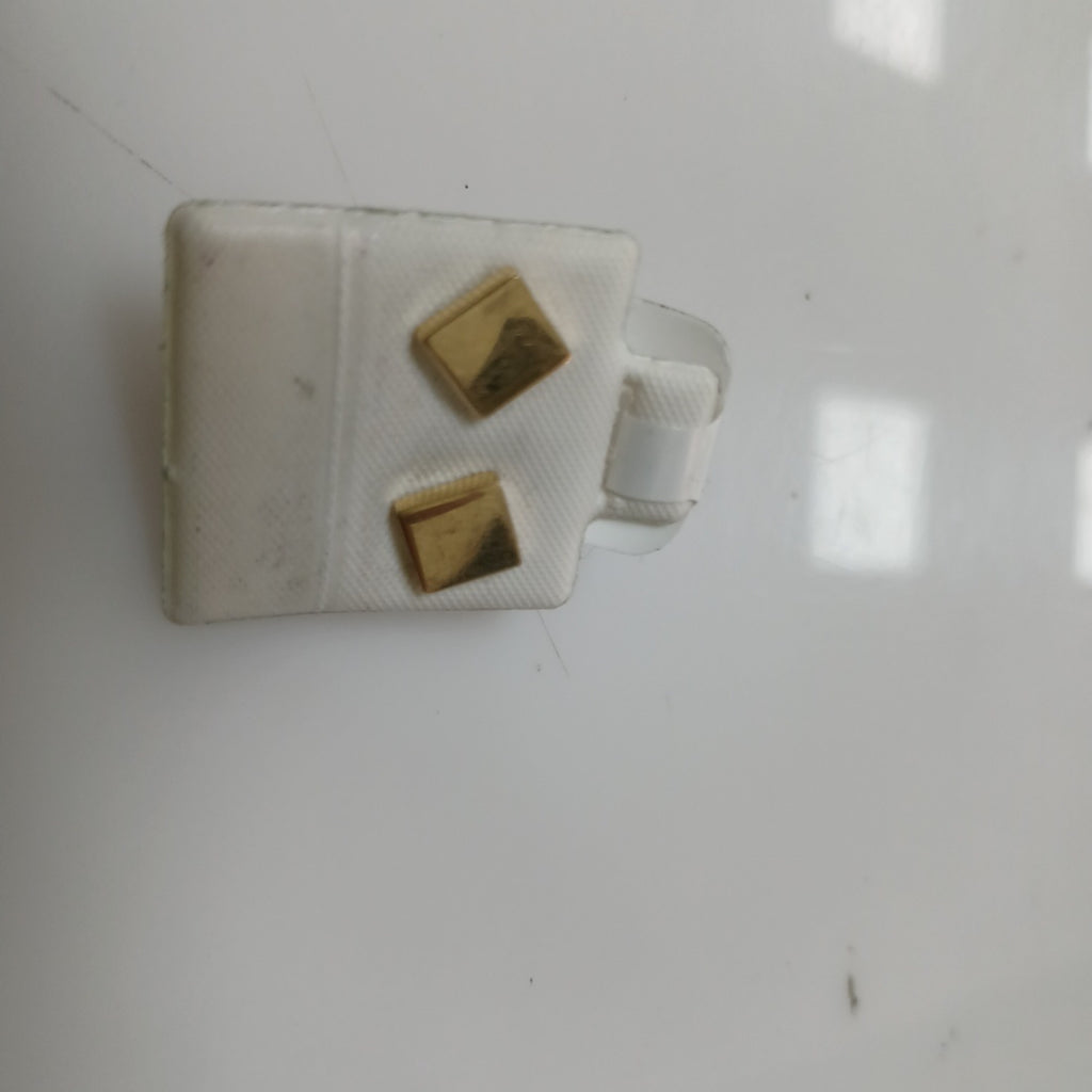 10196BRO00000B1659 FRD11 BROQUEL DE CUADRADO PULIDO ORO 14K 1.2GRS (NUEVO)