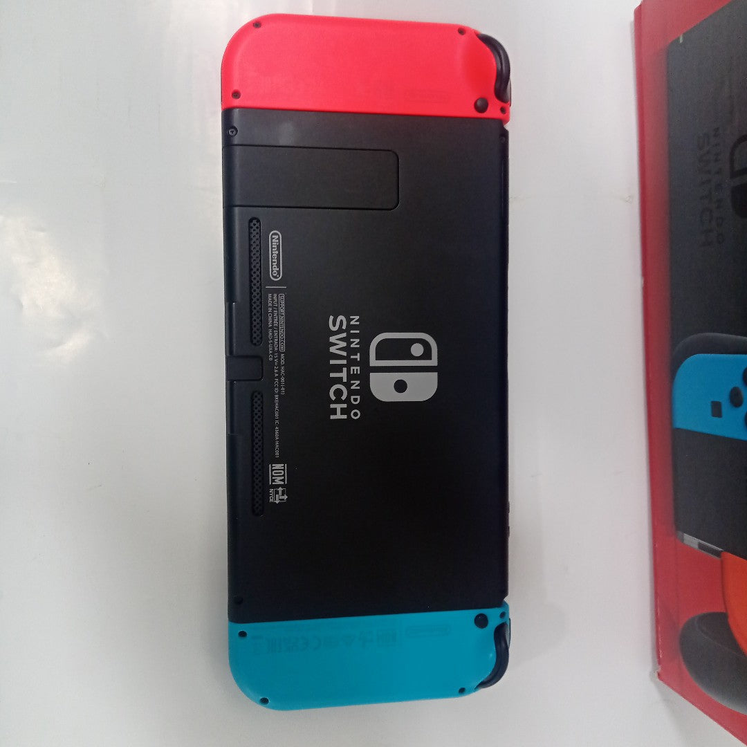 CONSOLA DE VIDEOJUEGO NINTENDO SWITCH 1.1 32 GB (SEMINUEVO)