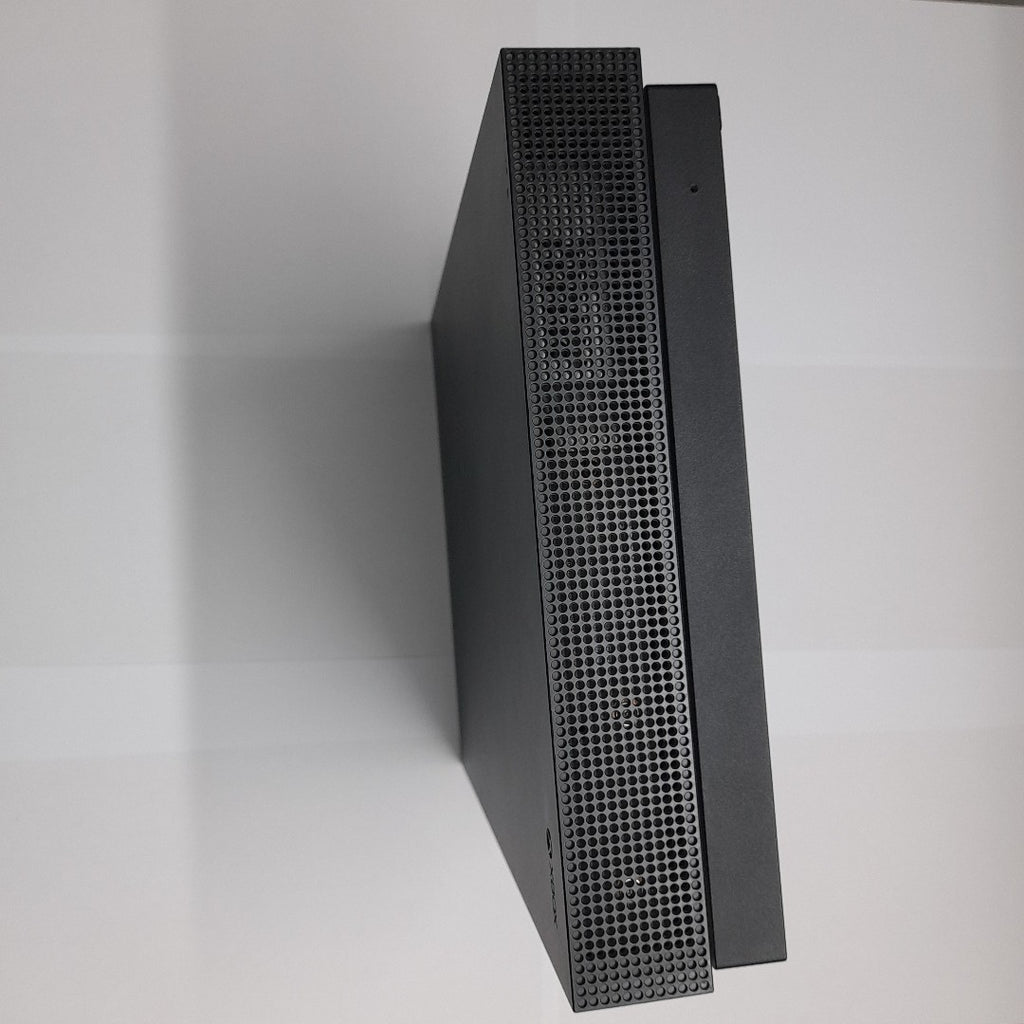 CONSOLA DE VIDEOJUEGO MICROSOFT XBOX ONE X 1 TB (SEMINUEVO)