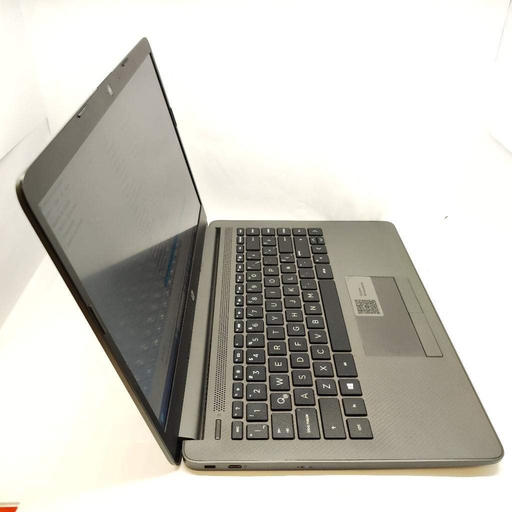 LAPTOP HP 245 G8 (2022) 1 TB + 128 GB SSD 8 GB RAM (SEMINUEVO)